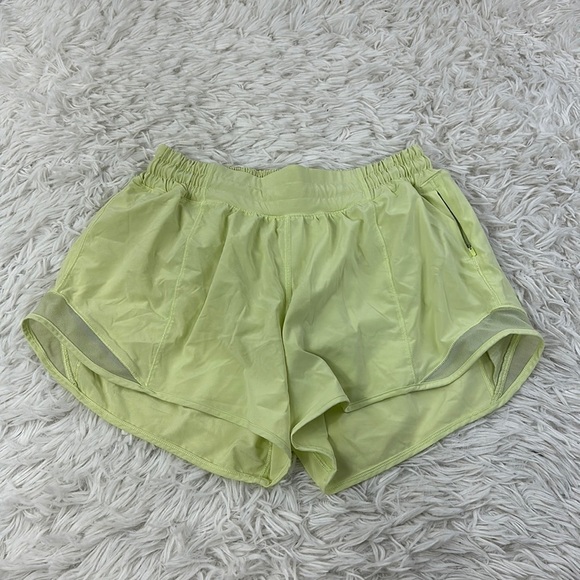Lululemon Hotty Hot Low Rise Short 4" Crispin Green - Picture 1 of 6